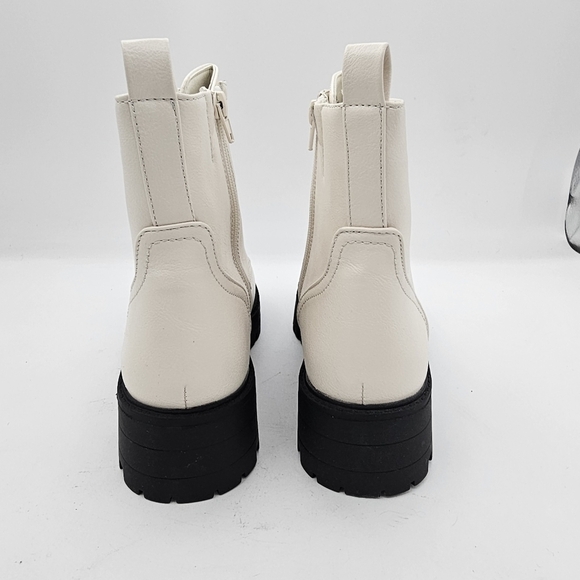 NIB New York & Company Allie Womens White Block Heel Lug Sole Zip Up Boot 10 - Picture 3 of 12